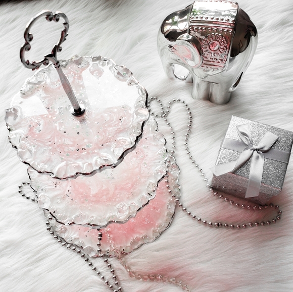 MADE TO ORDER/ 3 Tier Resin Stand - Picture 3 of 11